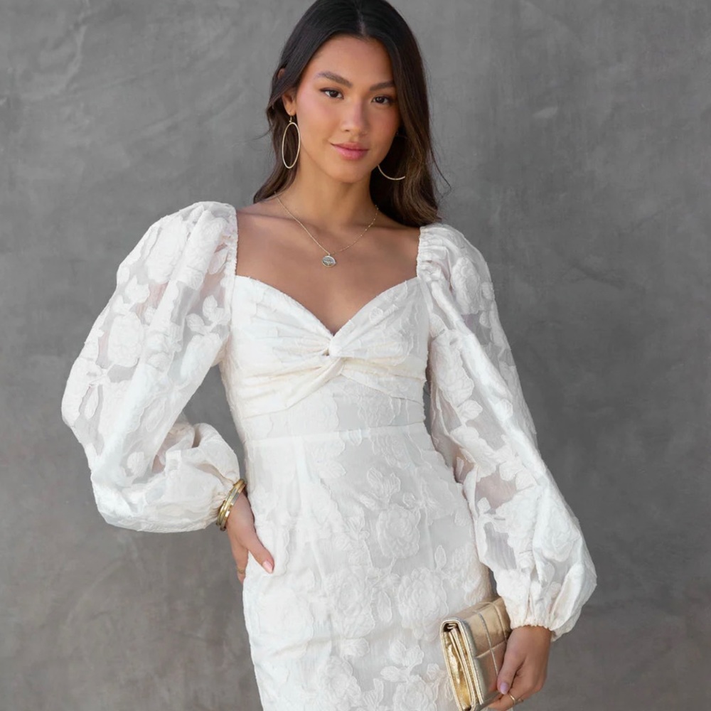 NWOT VICI DOVE FLORAL TEXTURED PUFF SLEEVE MINI DRESS - CREAM Size Medium